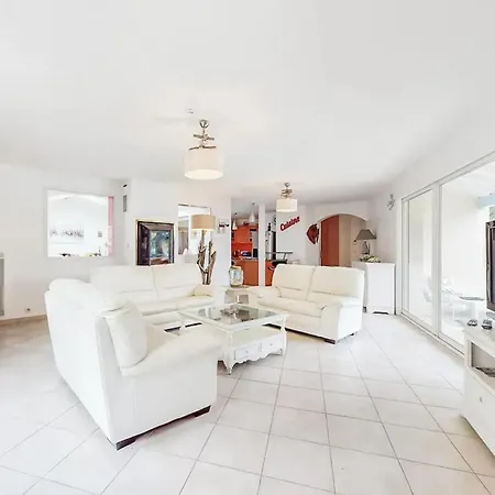 Pittoresque A Meschers-sur-gironde, Piscine Privee Villa