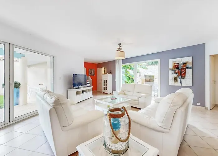 Pittoresque à Meschers-sur-gironde, Piscine Privée Villa *