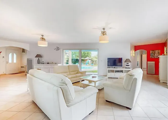 Pittoresque à Meschers-sur-gironde, Piscine Privée *